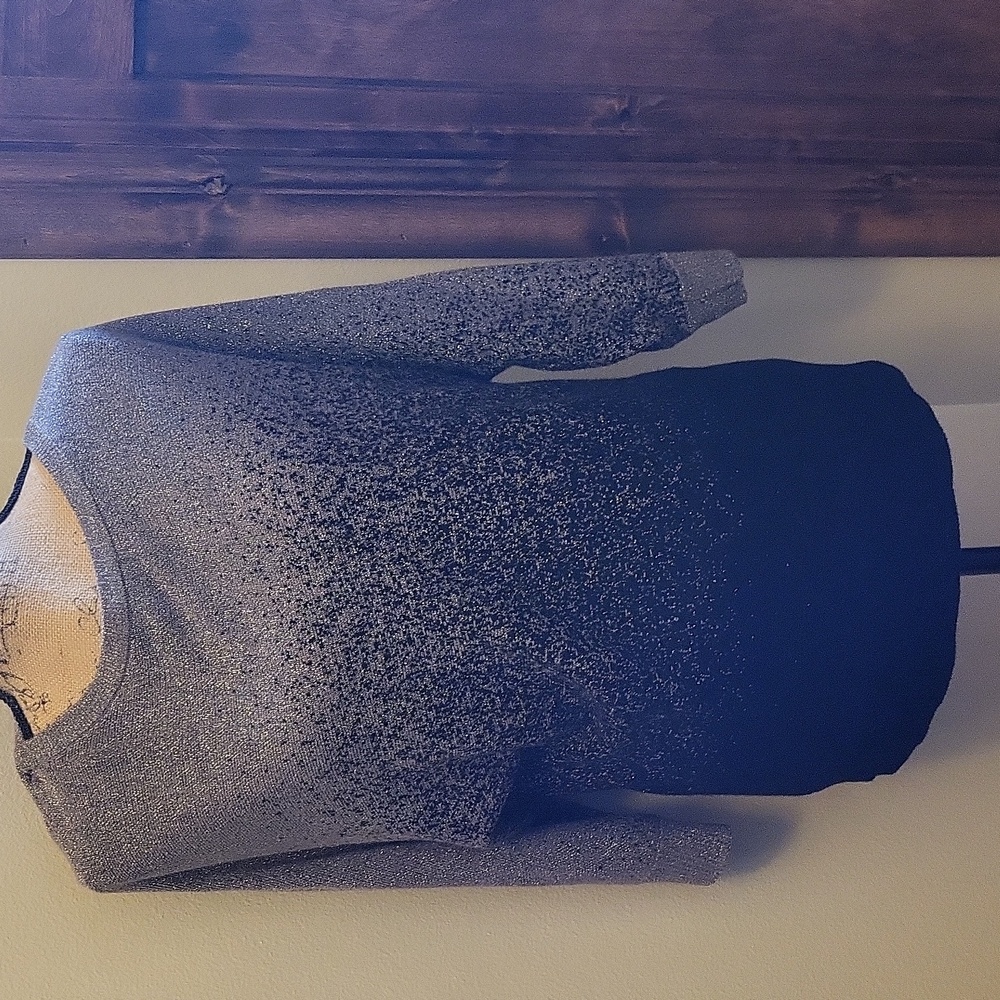 I.N. Studio XL metallic black and silver sweater